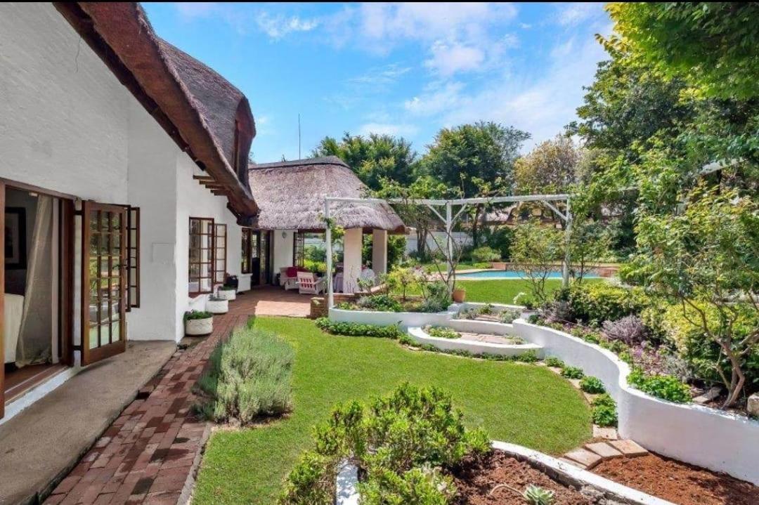 Libra Lodge Sandton Eksteriør billede
