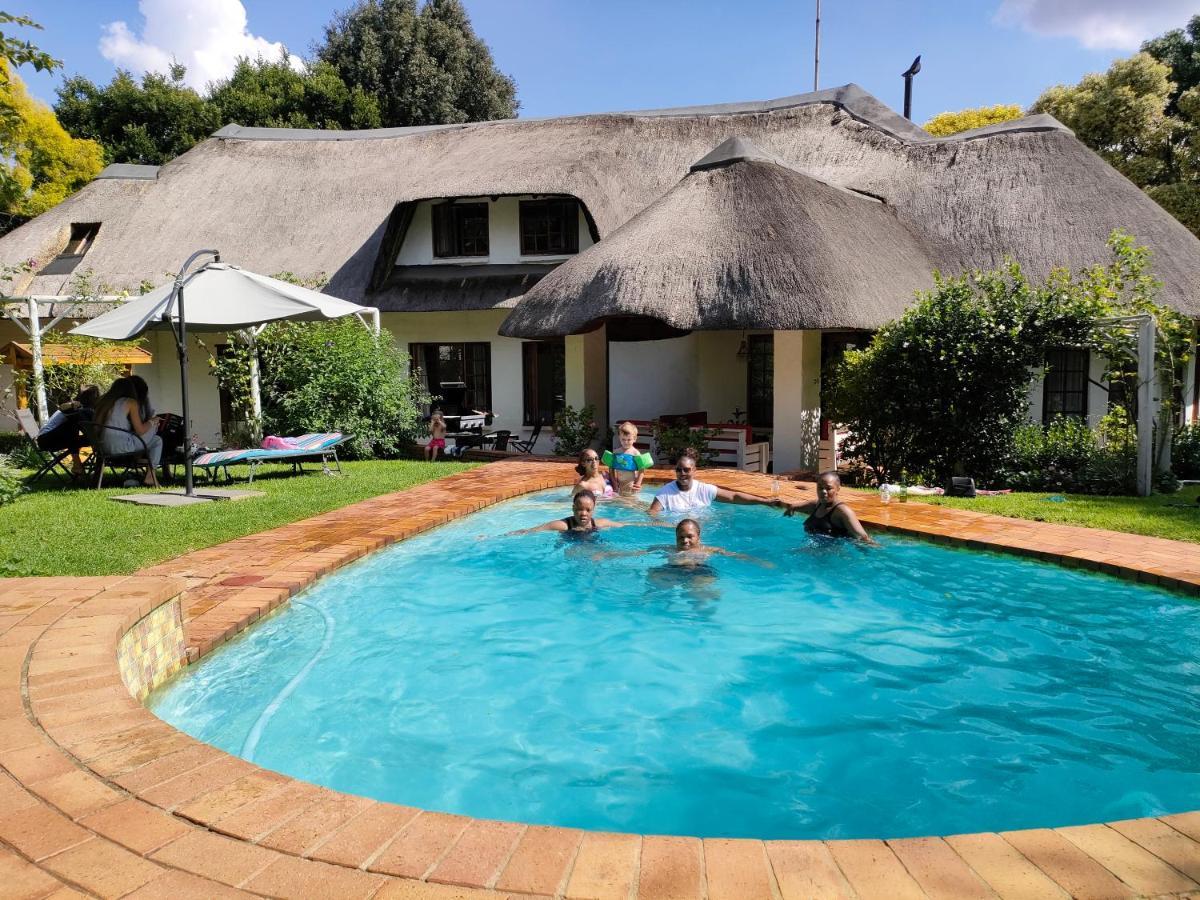 Libra Lodge Sandton Eksteriør billede